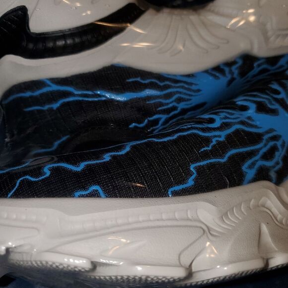 Young men's/ boy's size 5.5 shoes by Bronax. New - Picture 7 of 13